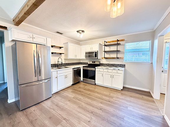 2nd image of 120 Stewart Bend Ct #B