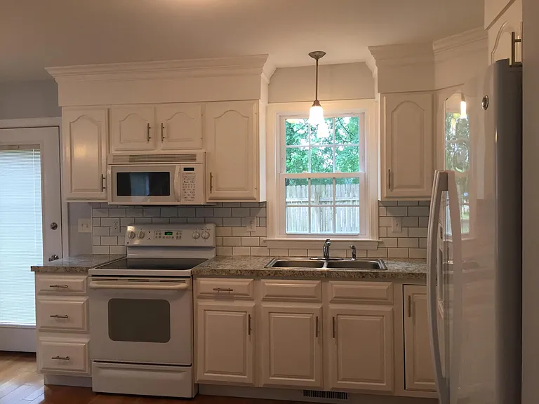 Kitchen, door to deck