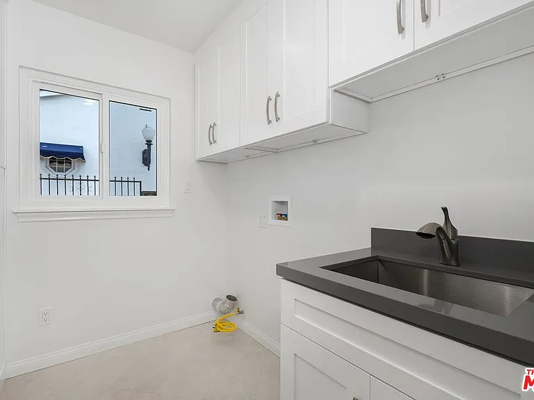 6204 S Corning Ave — Photo 17