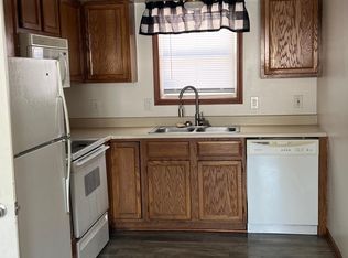 608 W Pine St, Edmore, MI 48829