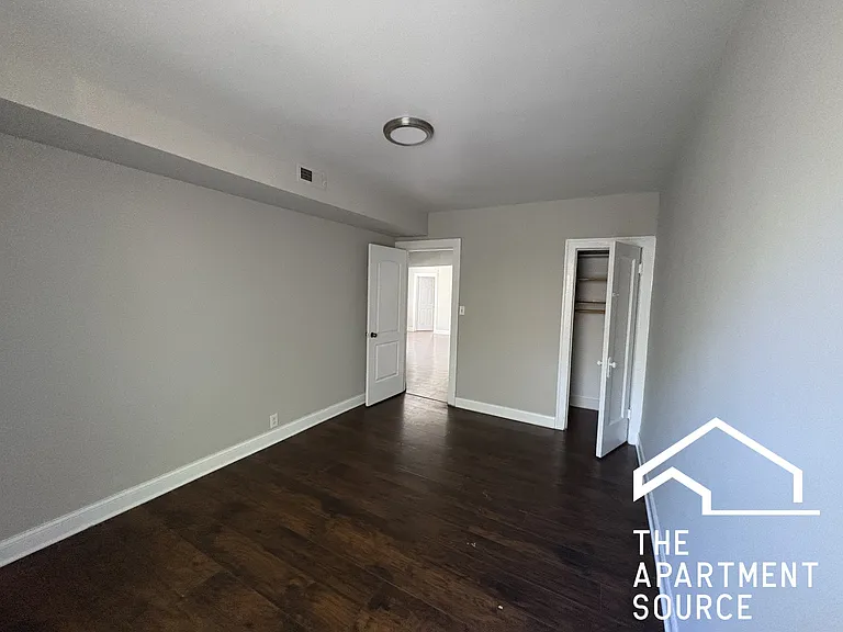 6300 N Oakley Ave #1 — Photo 3