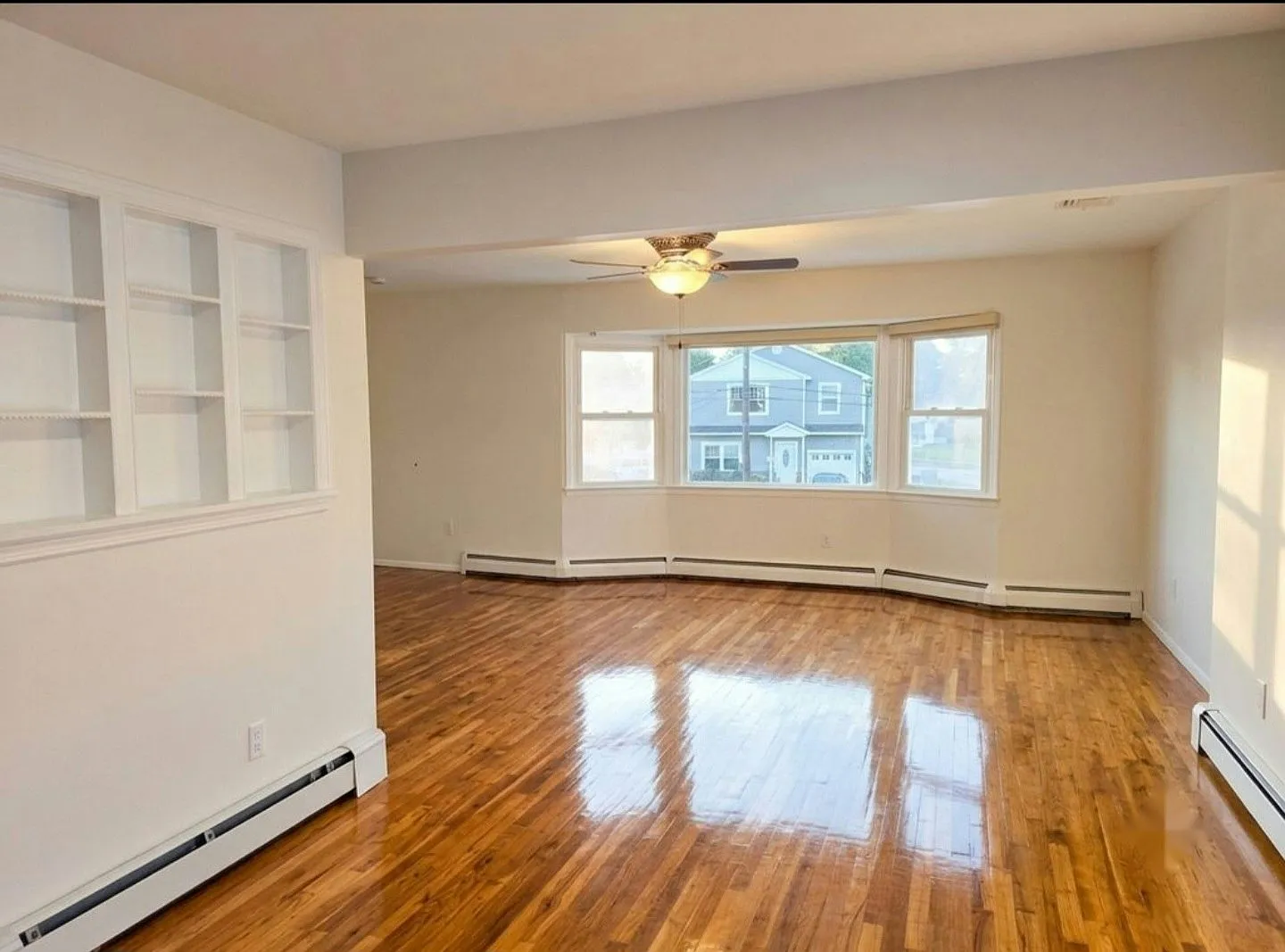 242 Munro Boulevard, Unit 2 — Photo 3