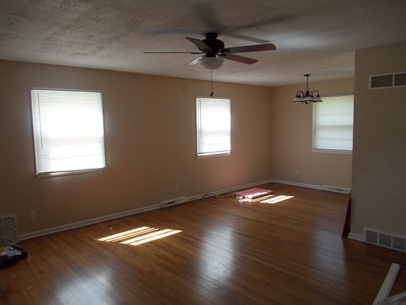 living/dining room