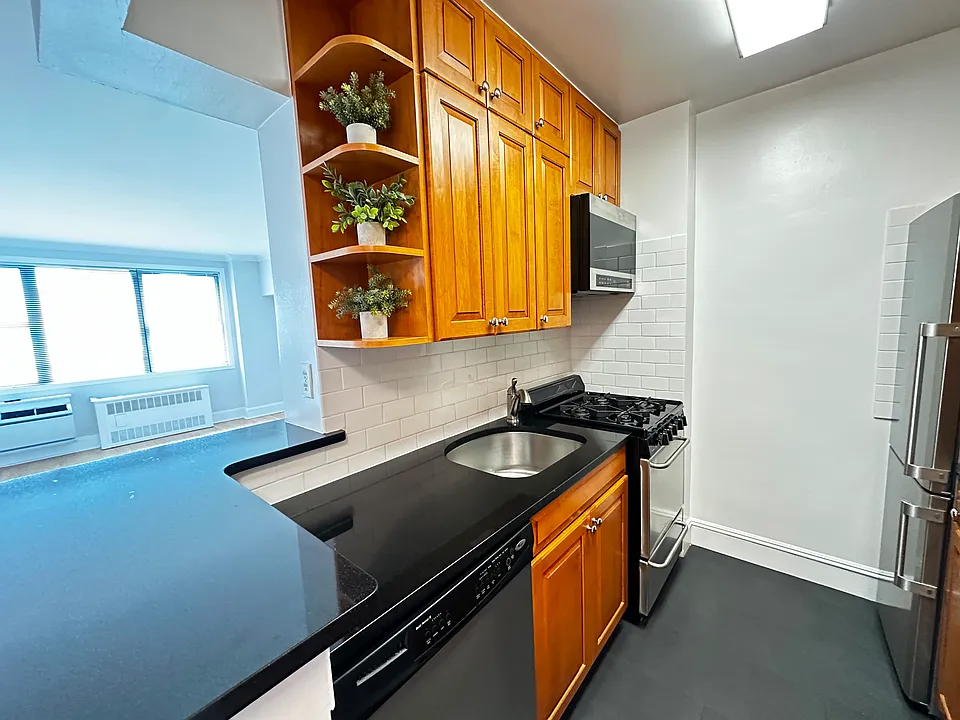 442 W 57th St #9K