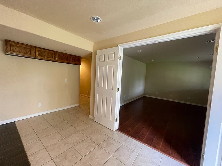 5447 S Valdai St — Photo 19