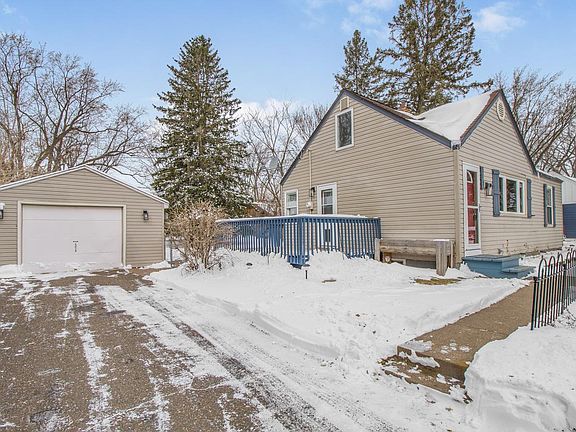 3rd image of 5357 Raymond Ave