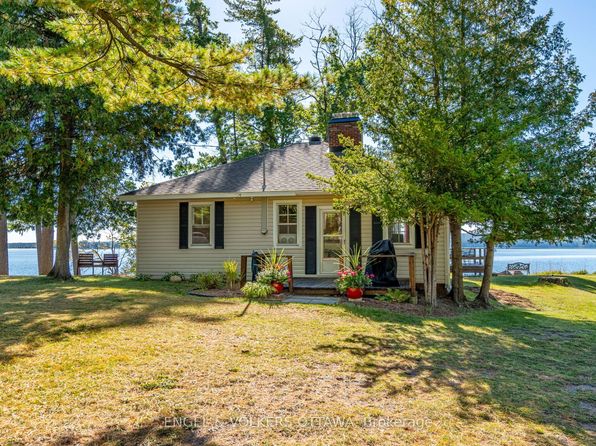 5349 Calabogie Rd, Greater Madawaska, ON K0J 1H0