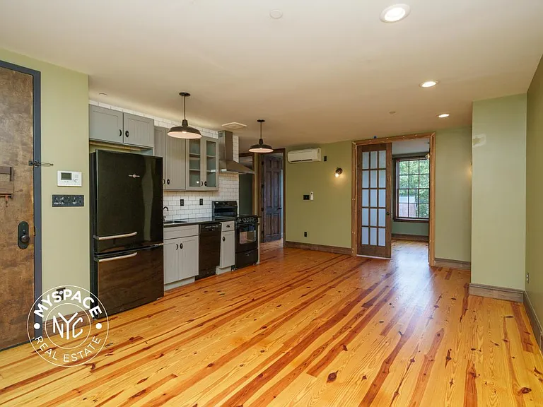 45 Newell St #2B — Photo 4