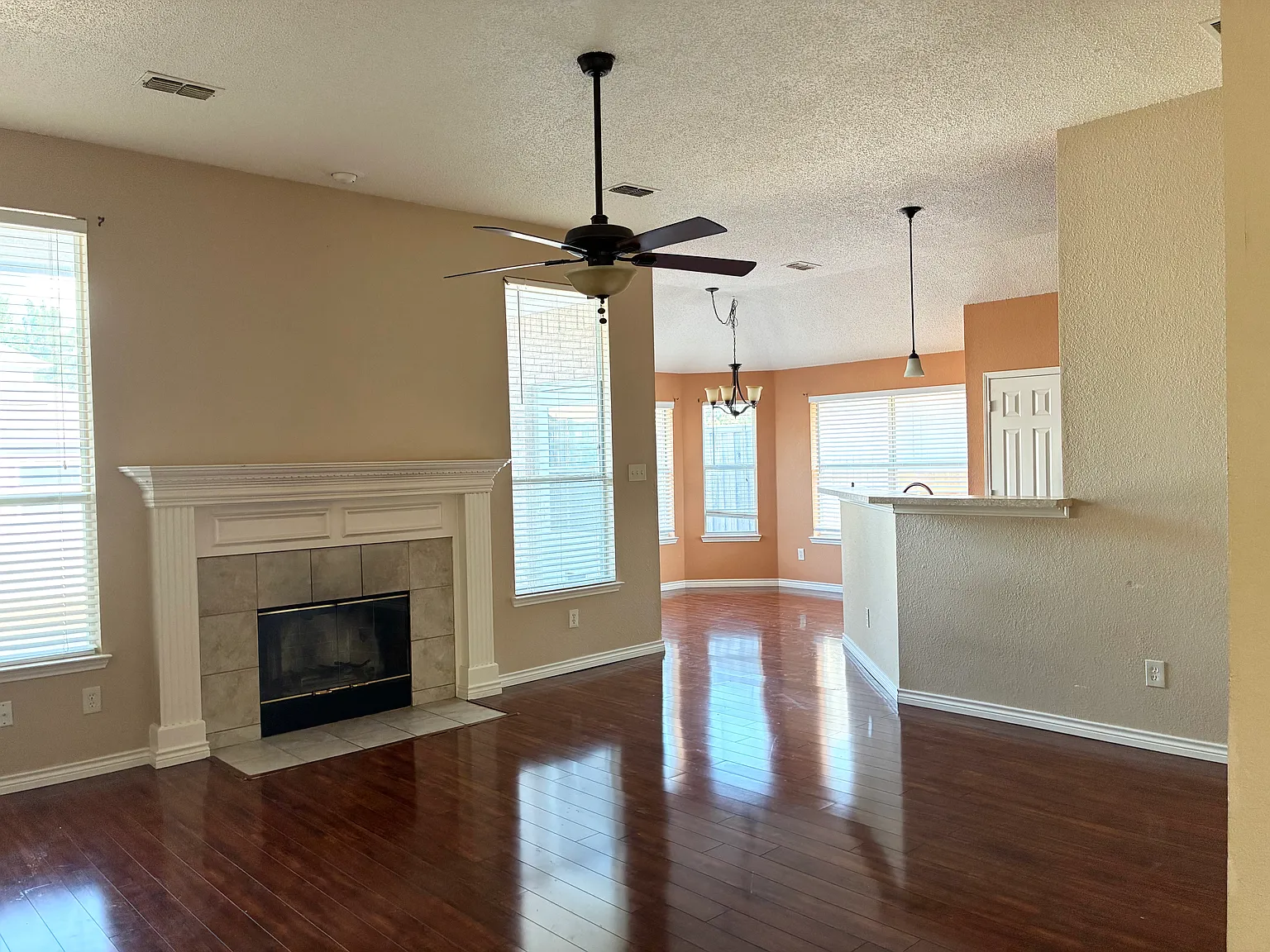 3 bed, 1531 sqft, $2,300 — Photo 4