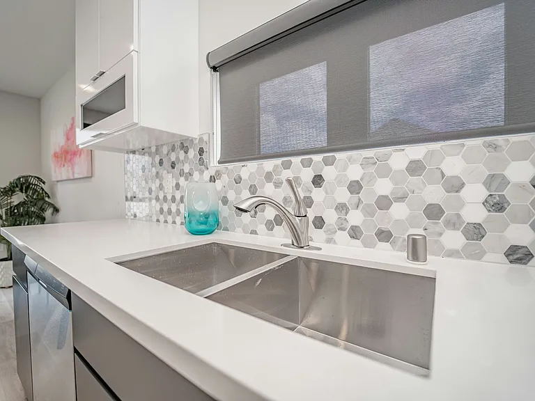 1321 Bates Ave #1323 — Photo 34
