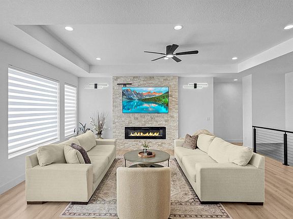 3rd image of 208 Willow Oak Dr