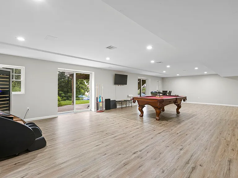 27 Ringwood Ln — Photo 18