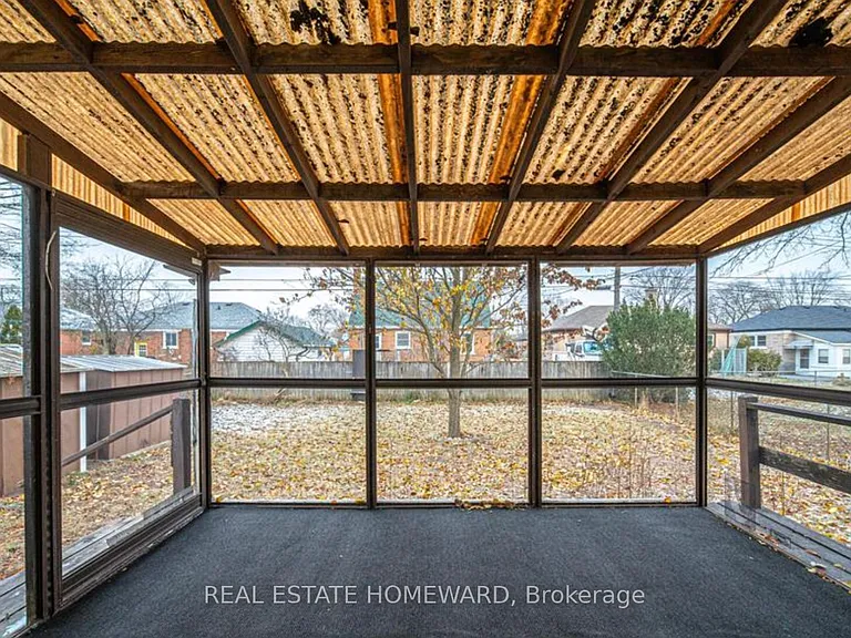 668 Harold Dr — Photo 4