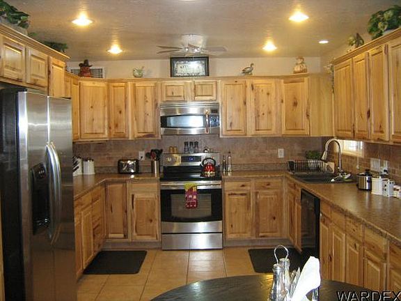 2nd image of 671 Acoma Blvd N