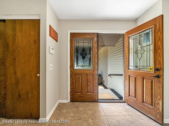 3rd image of 3700 E Hiawatha Dr