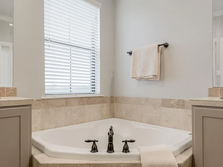 3118 Carmel St — Photo 29