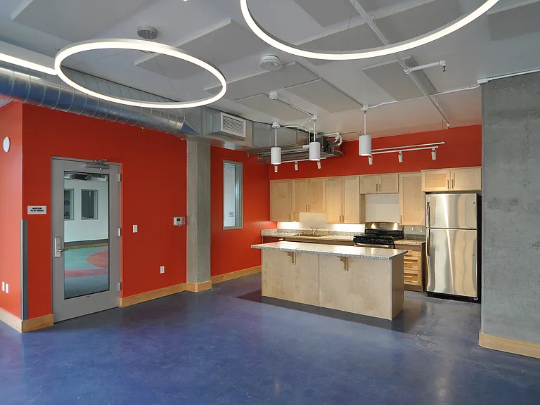 Vibrant Apartments — Photo 9