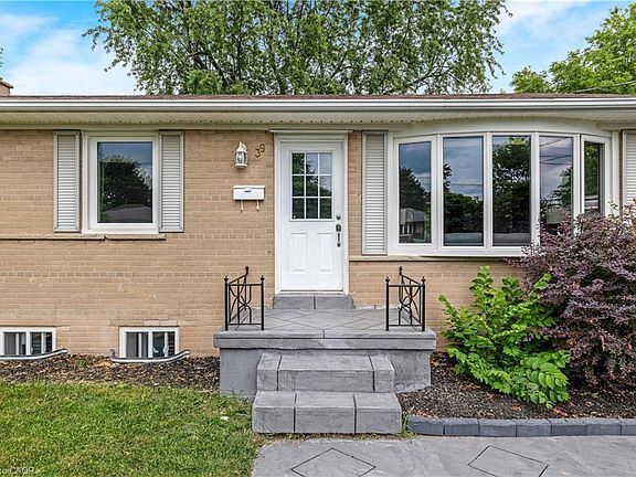4th image of 39 McGilvray Cres