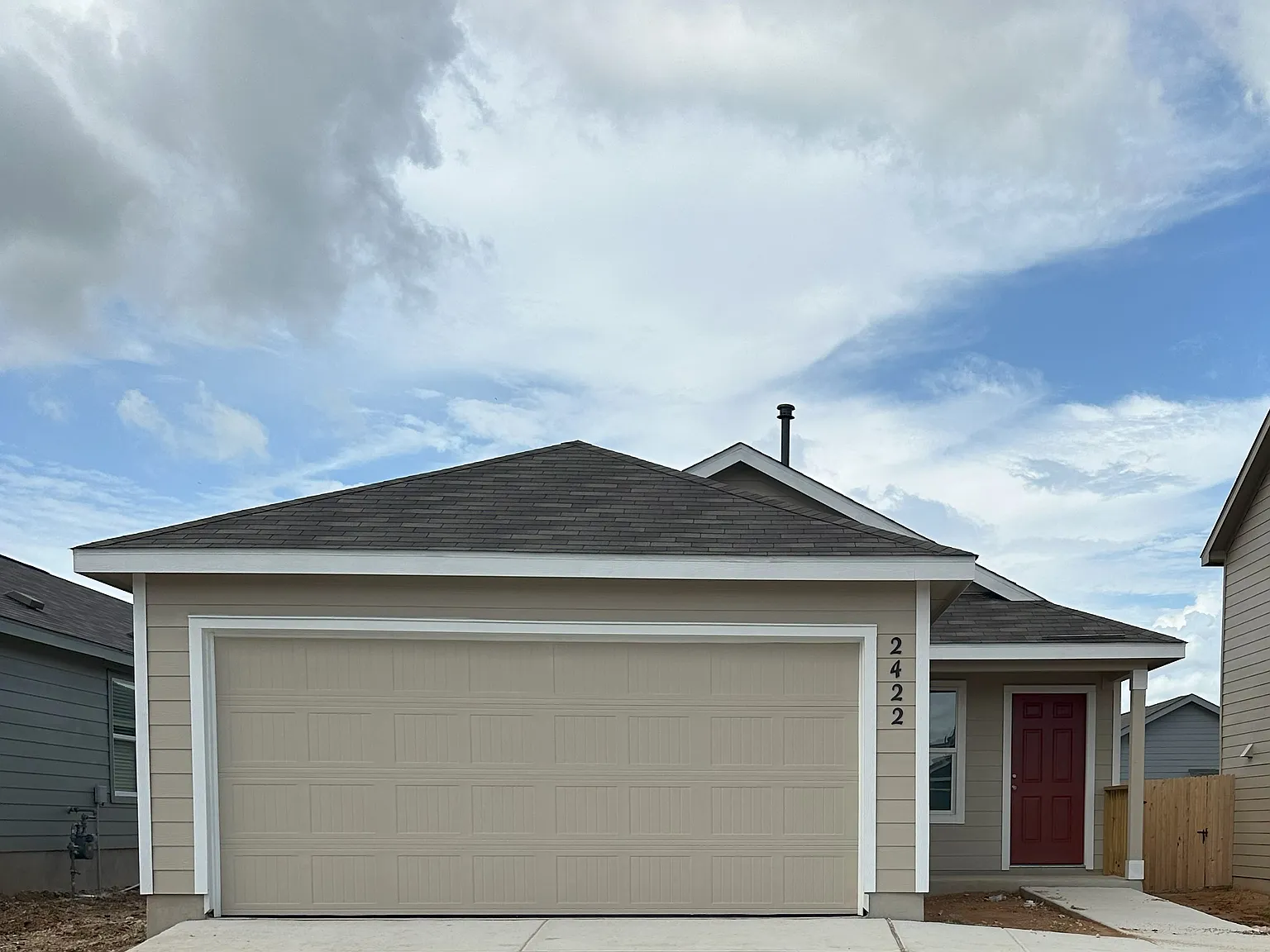 3 bed, 1440 sqft, $1,550 — Photo 1