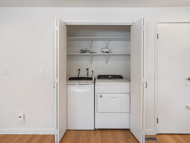 2213 Sahalee Dr W — Photo 11