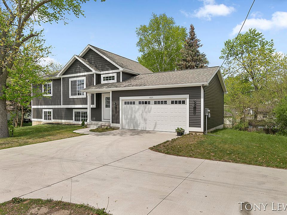1st image of 1825 Woodworth St NE