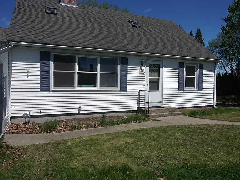 34 Fairview Ave #B — Photo 3