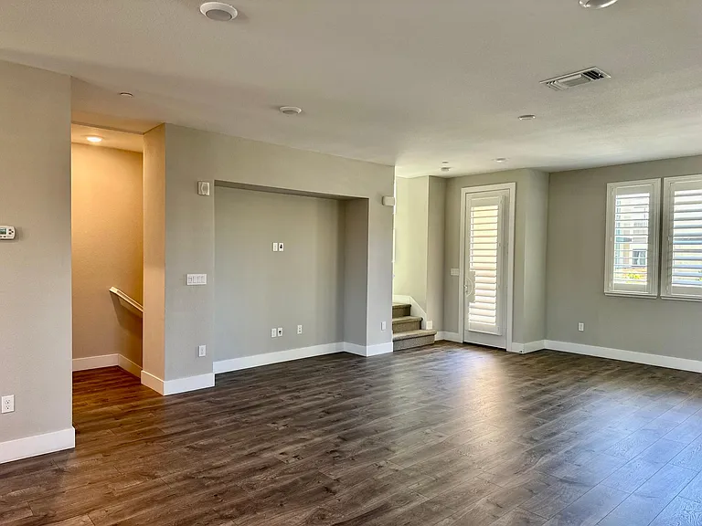 2009 Mahuron Cir — Photo 12