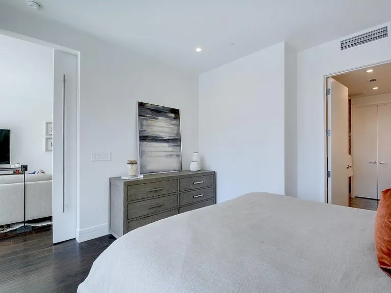 501 West Ave #703 — Photo 12