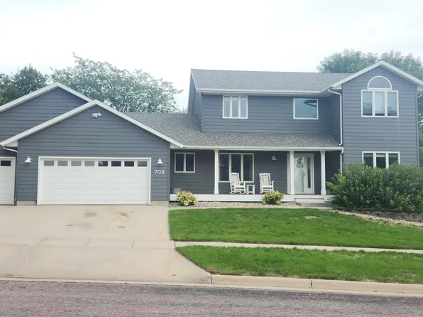 702 Westview Dr, Dell Rapids, SD 57022