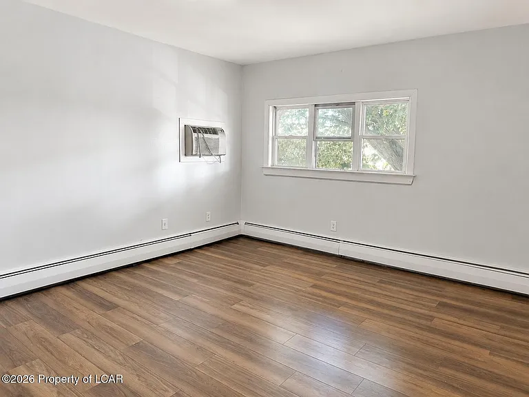 17 Catlin Ave — Photo 2
