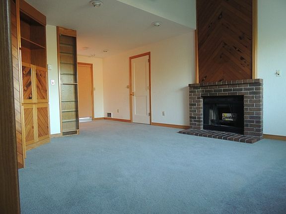 3rd image of 4211 152nd St SW