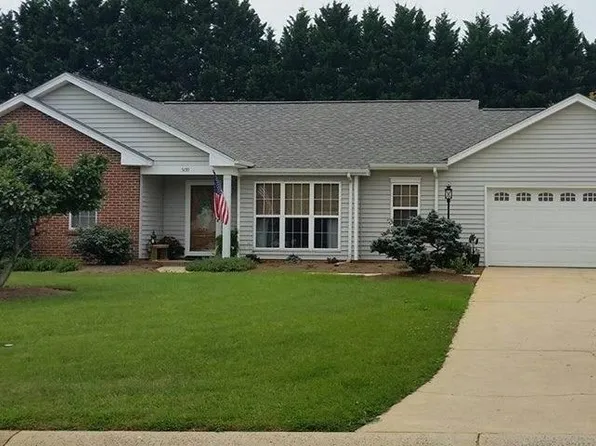 5159 Olde School Dr, Hickory, NC 28602