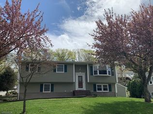 14 Central Ave, Hopatcong, NJ 07843