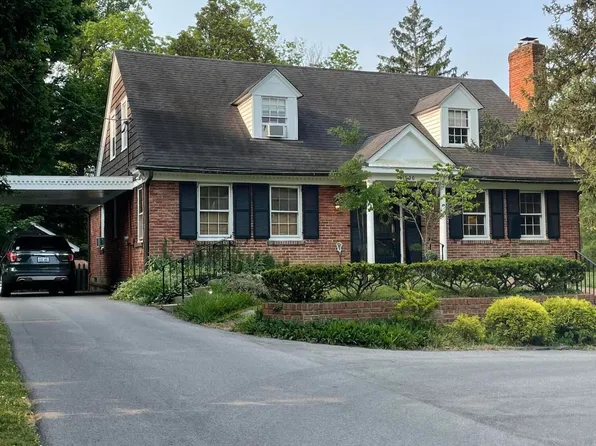 11900 Spring Garden Ln, Anchorage, KY 40223