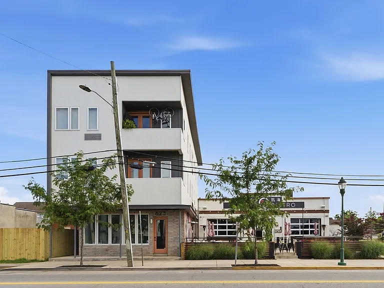 623 E Main St #303 — Photo 1