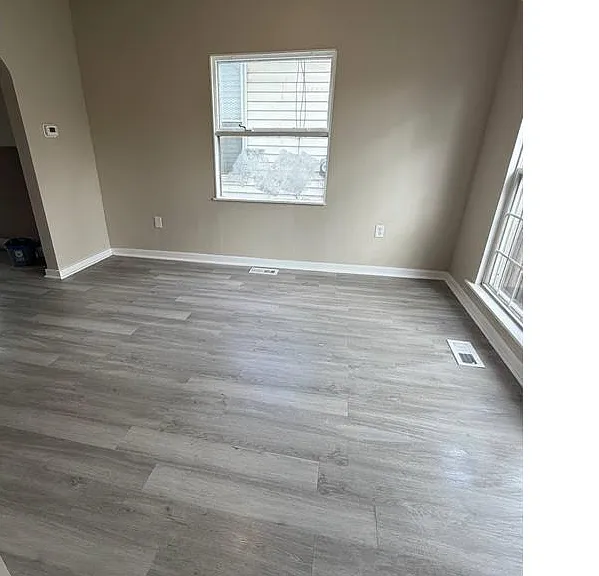 835 Willow Ave — Photo 4
