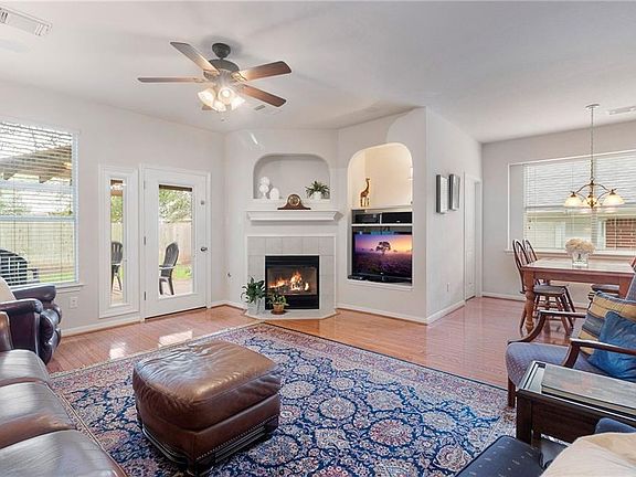 3rd image of 6028 Mesa Verde Cir