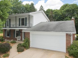 813 Berkshire Dr, Kalamazoo, MI