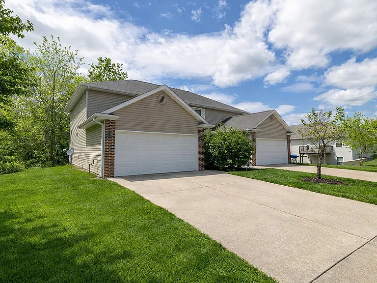 1855 N Orie Dr — Photo 2