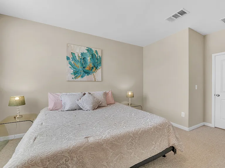 520 S Meadowlark St #B — Photo 14