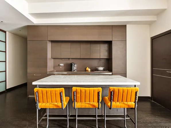 20 Pine Street image 2 of 14