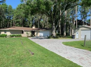 19020 Cedar Ln, Lutz, FL 33548