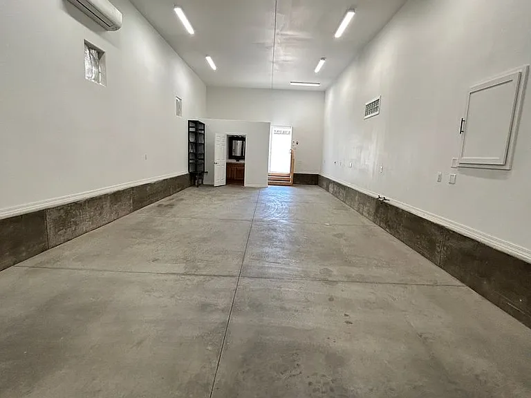 1821 Ambassador Dr — Photo 34