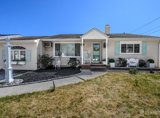 71 Cameo Pl, Colonia, NJ 07067