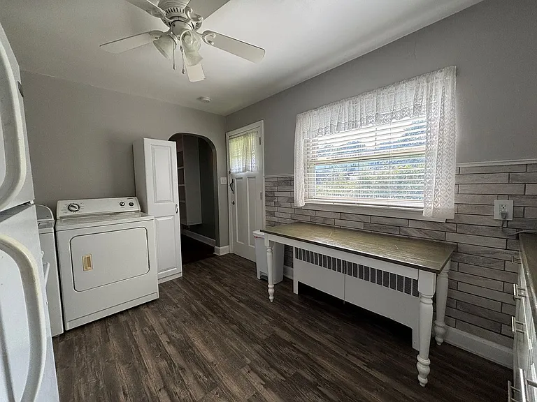 120 Prairie Ave — Photo 16