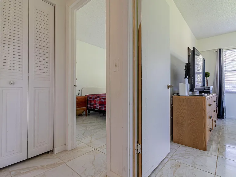 158 Mansfield D — Photo 14