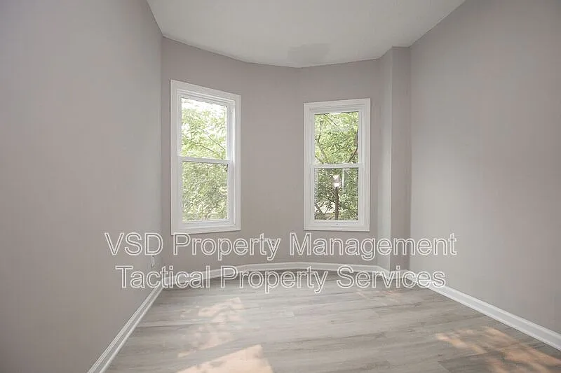 3 bed, 1.5 bath, 1625 sqft, $1,200 — Photo 3