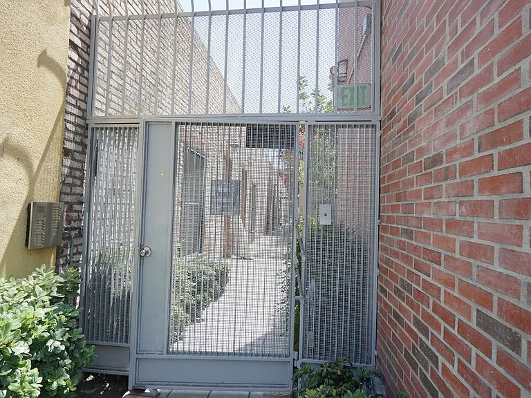 922 W 23rd St #101 — Photo 3
