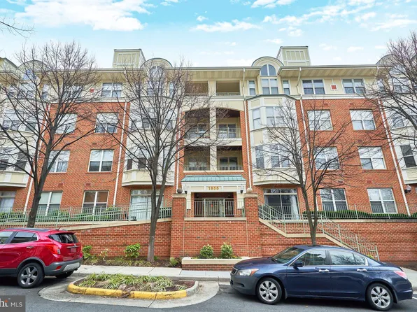 1855 Stratford Park Pl APT 104, Reston, VA 20190