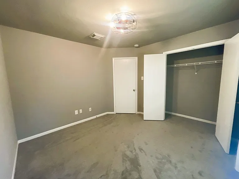1410 Danby Heath Ln — Photo 8